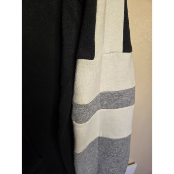 Under Armour Tri-Color Ladies Fleece Hooded Pullover Sweatshirt Size XL - Picture 3 of 5